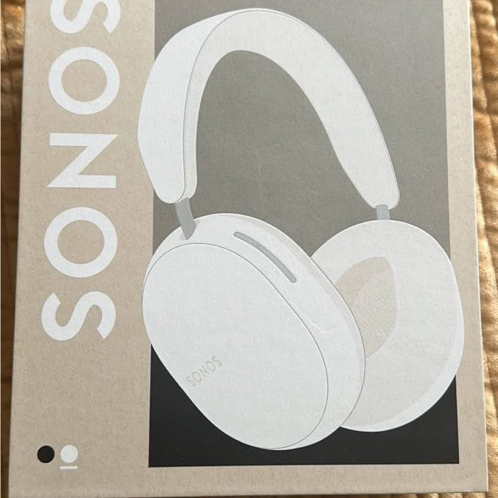 Sonos White On-Ear Headphones with Classic Design and Large Ear Cups